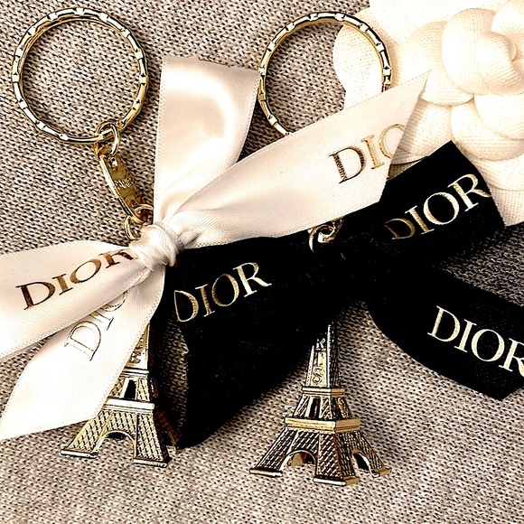 Dior Gift Wrapping Ribbon Bow / Set Of 2 Eiffel Tower Keychains - Picture 6 of 7